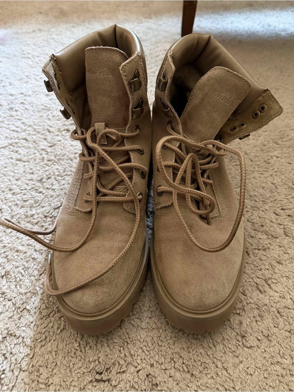 Women’s Size 8 Timberland Suede Boots